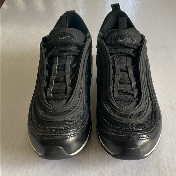 Nike Women’s AirMax 97 Black Sneakers DX0137-001 Size 8.5 - Picture 3 of 11